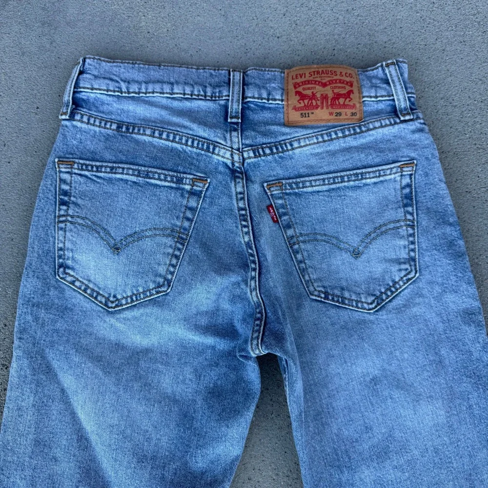 Levi's 511 Men 29x30 Jeans Light Wash Slim Fit - Picture 3 of 8